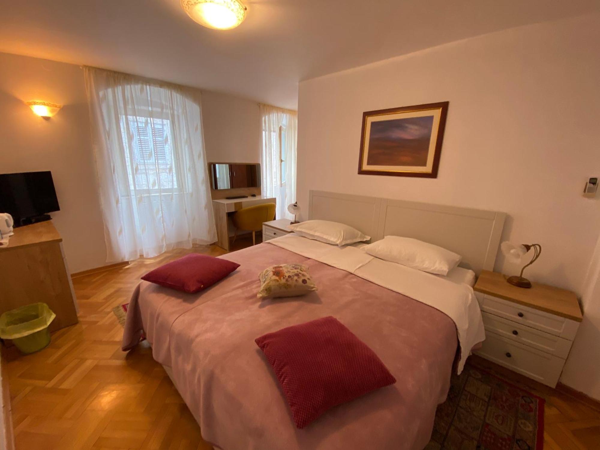 Rooms Base Split Luaran gambar