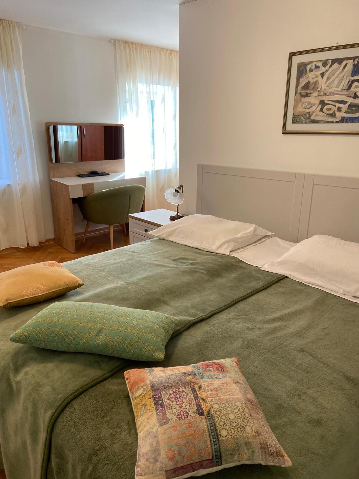 Rooms Base Split Luaran gambar