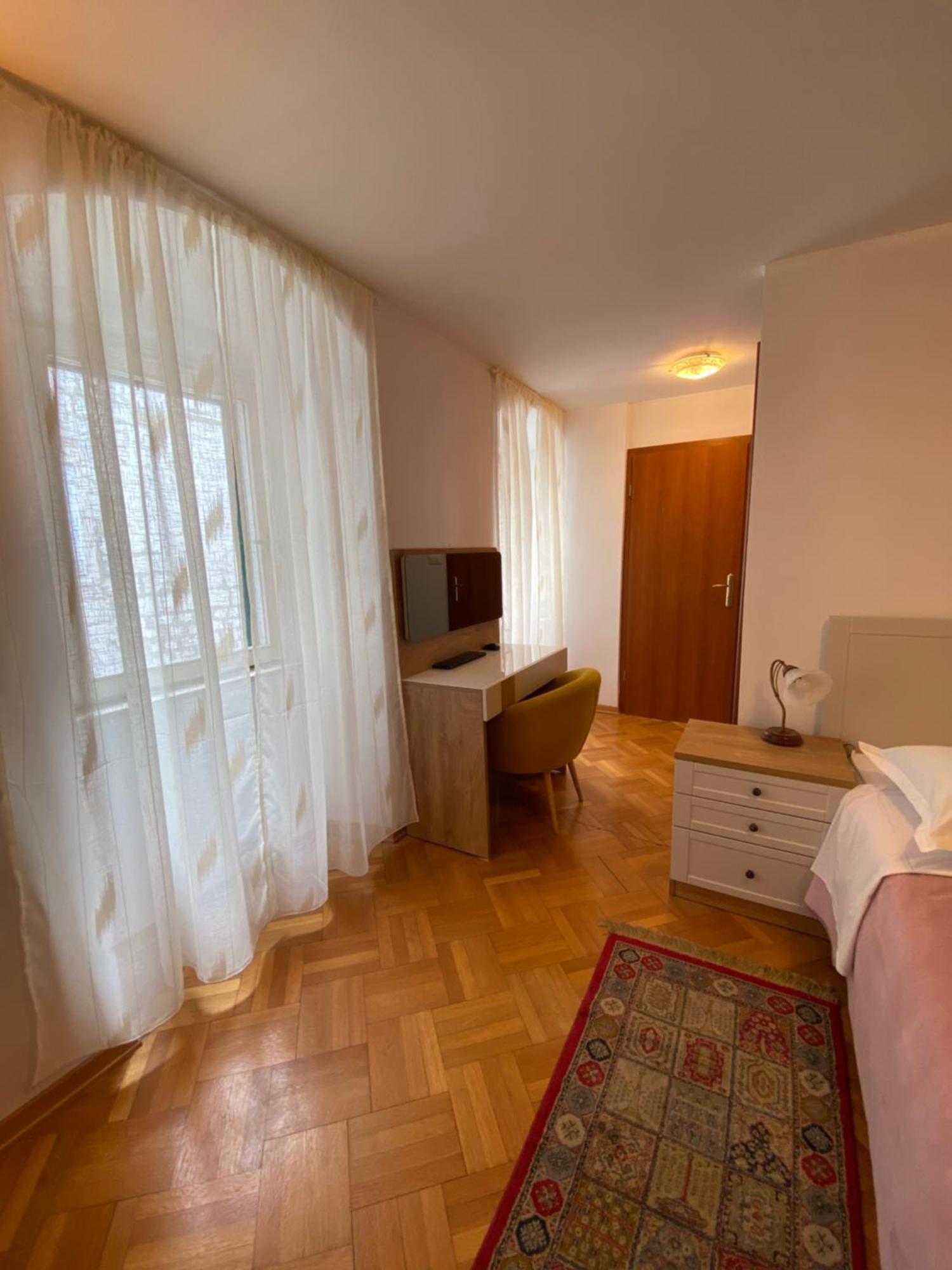 Rooms Base Split Luaran gambar
