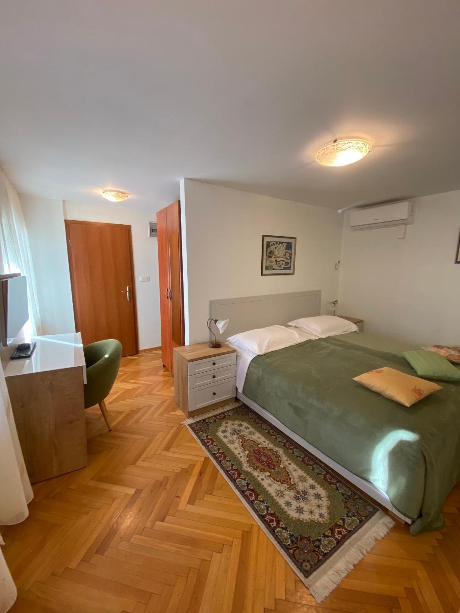 Rooms Base Split Luaran gambar